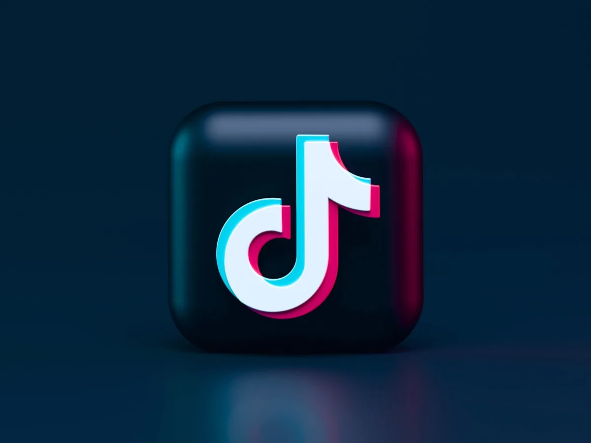 Why Influencer Whitelisting Is Quietly Replacing Traditional Influencer Deals - Blog | Vedam Vision